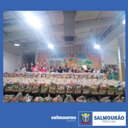 Educação de Salmourão realiza entrega de kit merenda para estudantes da rede municipal