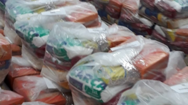 Secretaria de Educao de Adamantina distribui kits de alimentao