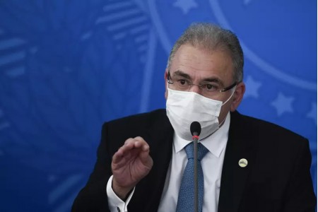 Ministro da Saúde admite 'dificuldade' no fornecimento de vacinas para 2ª dose da CoronaVac