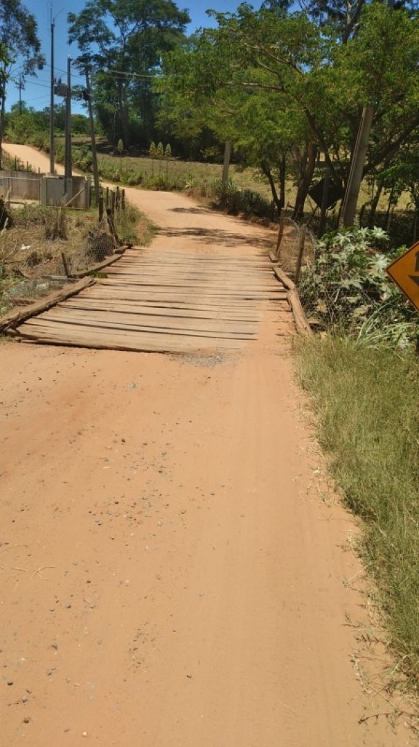 Prefeitura de OC interdita ponte da estrada do bairro Ponte Seca