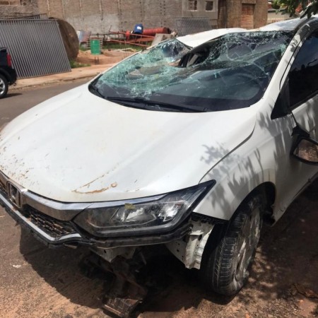 Capotamento de veículo na SP-294 em Flórida Paulista deixa uma pessoa ferida