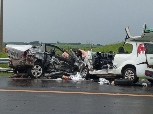 Acidente mata duas pessoas na rodovia SP-333 em Marlia