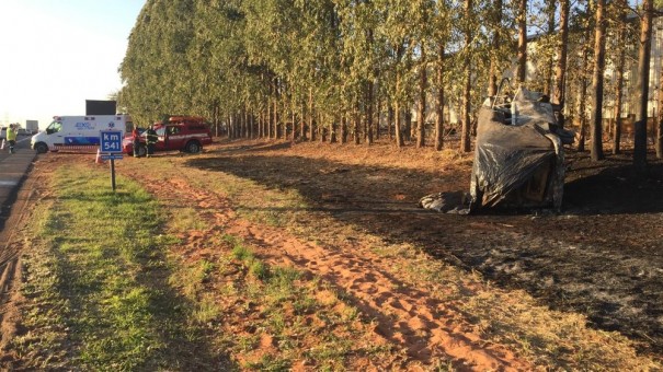 Acidente de trnsito mata dois rapazes, de 20 e 21 anos, na Rodovia Prefeito Homero Severo Lins