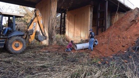 Pontilhão sobre a linha férrea, que dá acesso ao município de Parapuã, será interditado para obras