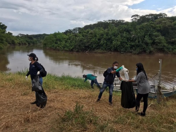 Luclia realiza ao de limpeza no 'Salto Botelho'