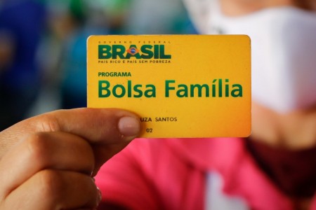 Após 18 anos, Bolsa Família faz seu último pagamento nesta sexta-feira