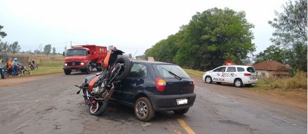 Motociclista fica ferido em coliso na SP-457 em Bastos