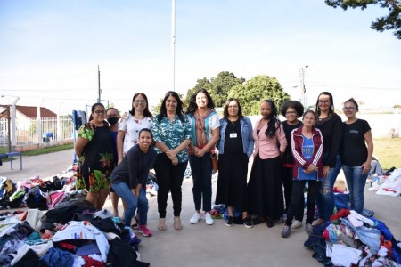 Fundo Social fez entrega de agasalhos e cobertores na Vila Califórnia