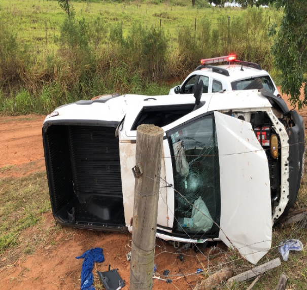 Capotamento em Vicinal de Sagres deixa motorista ferido