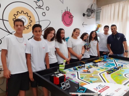 Equipe Sesi de Osvaldo Cruz participa de Torneio Nacional de Robótica em São Paulo