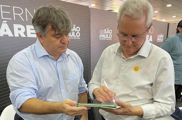 Prefeito de Parapu anuncia recurso de 300 mil para instalao de semforos e lombofaixas