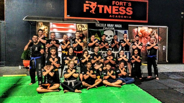 Alunos de Krav Maga de Salmouro realizam exame de graduao hoje