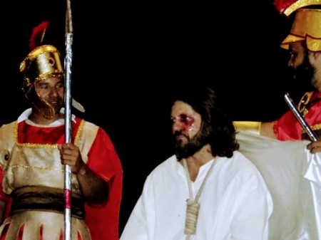 Grupo teatral Sal da Terra apresenta a peça 'As últimas vinte e quatro horas de Jesus Cristo' em Osvaldo Cruz