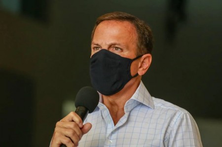 Doria desobriga uso de máscaras em ambientes fechados de SP