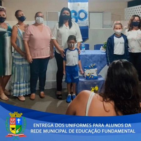 Prefeitura de OC entrega kits de uniformes e calçados para alunos da rede municipal 