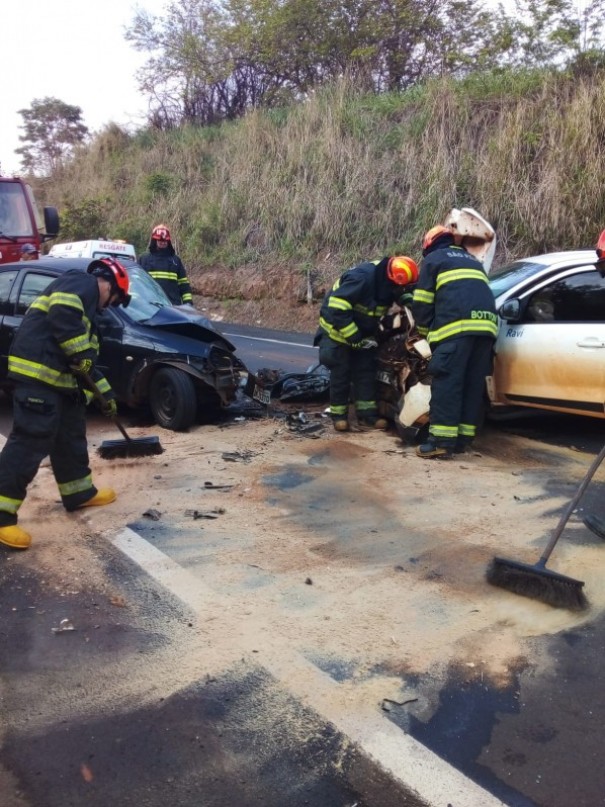 Rapaz de 23 anos morre em coliso na vicinal que liga Osvaldo Cruz a Salmouro