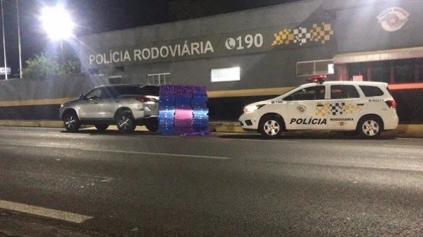 Com mais de 580 quilos de maconha, homem  preso por trfico de drogas na Rodovia Assis Chateaubriand em Regente Feij