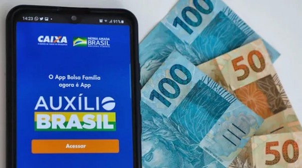 Auxlio Brasil comea a ser pago nesta segunda (19); veja calendrio