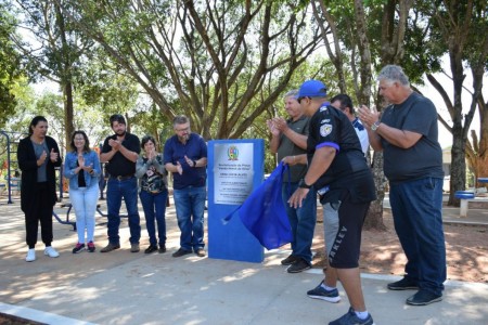 Praça com academia ao ar livre e parque infantil no Jardim Paraíso em OC são revitalizados