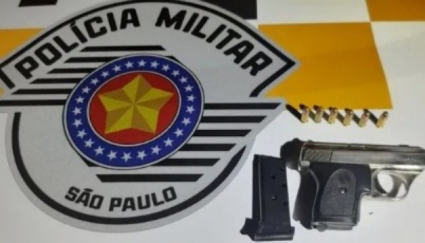 Fiscalizao apreende pistola municiada de fabricao tcheca durante abordagem a carro na Rodovia da Integrao