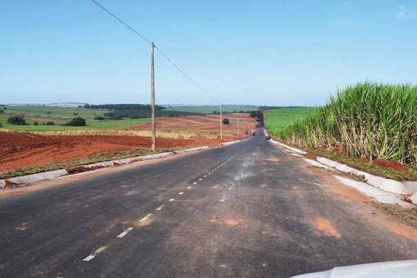 Parapu: Vicinal que est sendo pavimentada receber construo de aduelas