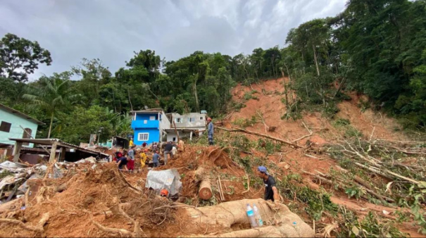 Agncia da Sabesp de Osvaldo Cruz recebe doaes para vtimas das chuvas no Litoral Norte