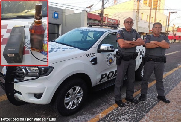 Polcia Militar de Bastos prende indivduo por furto de whisky em mercado