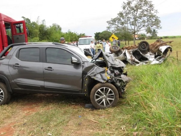 Rapaz de 23 anos morre em acidente de trnsito na Rodovia Engenheiro Byron de Azevedo Nogueira, em Ouro Verde