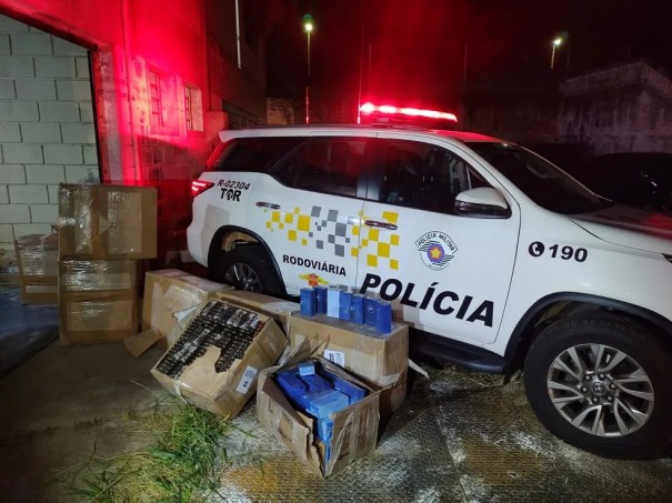 Polcia apreende anabolizantes e celulares contrabandeados em carga de farinha em rodovia de Palmital