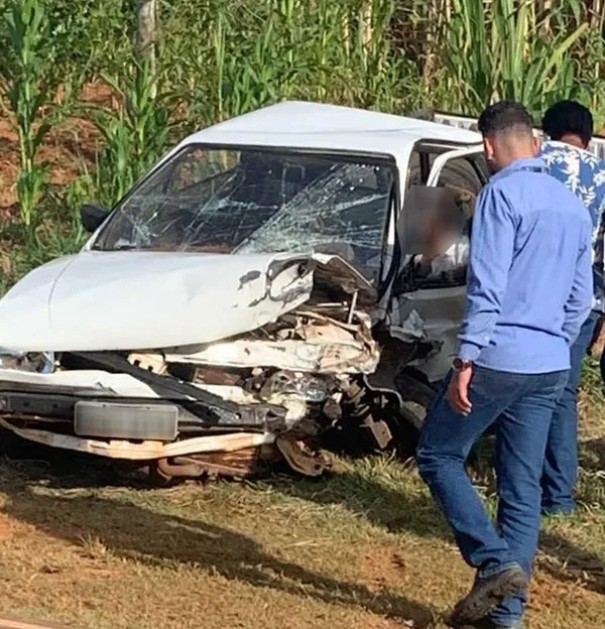 Idoso de 71 anos fica ferido em acidente entre dois carros na Estrada Vicinal Jos Olmpio de Alcntara