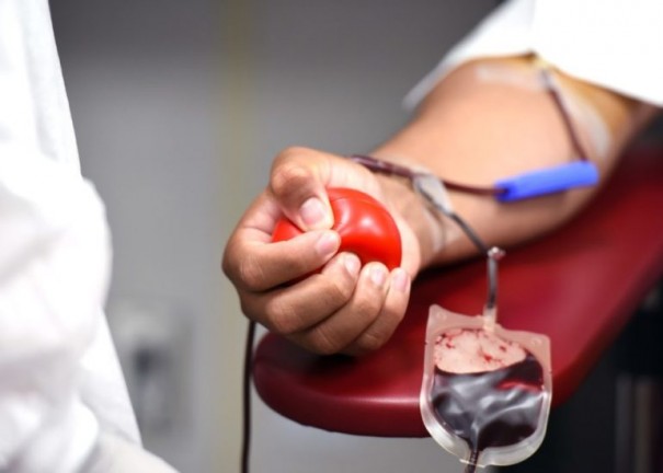 Van sair de Osvaldo Cruz para levar doadores de sangue at o Instituto RH de Presidente Prudente