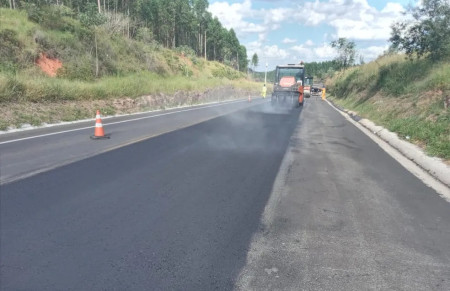 Obras alteram trÃ¢nsito em vicinal que interliga Caiabu e a Rodovia Assis Chateaubriand atÃ© fevereiro