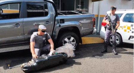 Com crianÃ§a de seis anos no carro, pai e filho sÃ£o presos por transportar 48 kg de cocaÃ­na em Presidente Prudente