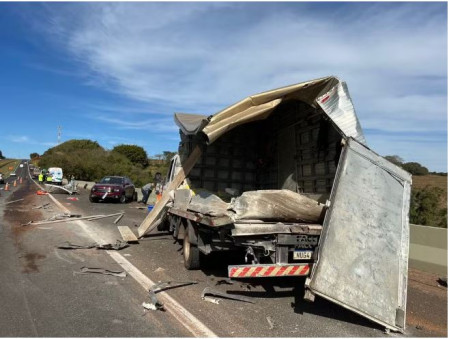 Trabalhador morre e outros dois ficam feridos ao pularem de ponte para escapar de acidente em rodovia