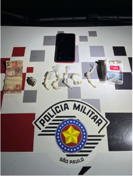 PolÃ­cia Militar prende duas mulheres por trafico de drogas e associaÃ§Ã£o para o trÃ¡fico de drogas em Irapuru