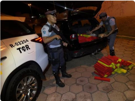 Dupla Ã© presa com mais de 380 kg de maconha na Rodovia Raposo Tavares, em Presidente Prudente