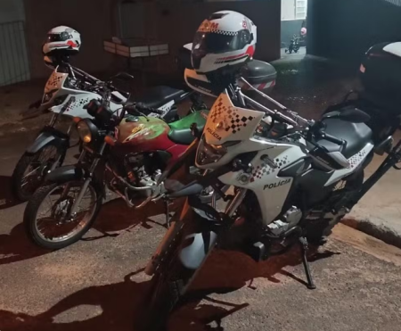 TrÃªs horas apÃ³s o furto, motocicleta Ã© encontrada em terreno baldio e devolvida Ã  vÃ­tima, em Dracena