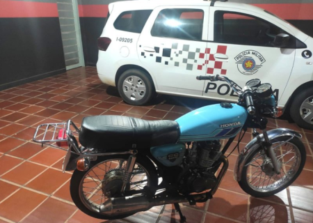 PolÃ­cia Militar apreende motocicleta e autua vÃ¡rias outras em Bastos