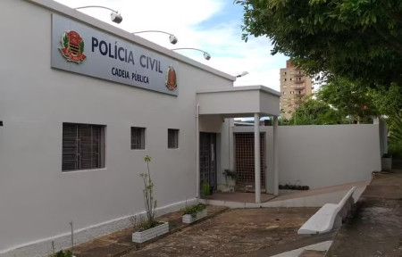 DiscussÃ£o em bar acaba em assassinato de homem; suspeito, que Ã© colega da vÃ­tima, foi preso temporariamente, em PaulicÃ©ia