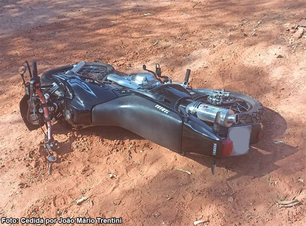 Motocicleta furtada é localizada abandonada em Tupã