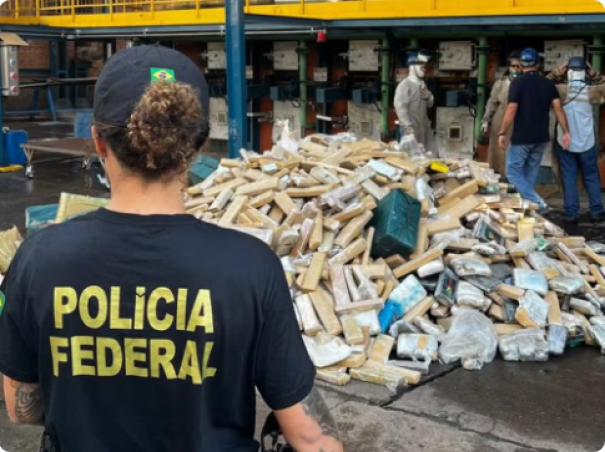 Polícia Federal incinera 4 toneladas de maconha e cocaína apreendidas na região de Presidente Prudente