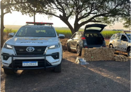 Motorista abandona carro com mais de 300kg de drogas e embrenha-se em canavial para escapar da prisÃ£o em flagrante