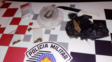 PolÃ­cia Militar prende homem em flagrante por trÃ¡fico de drogas em Osvaldo Cruz