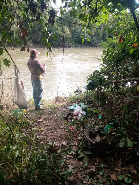 Quatro homens sÃ£o surpreendidos pescando em local proibido em SalmourÃ£o e Guararapes