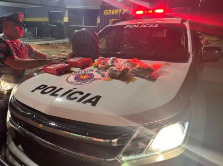 Com tabletes de maconha escondidos em mochila, homem Ã© preso por trÃ¡fico de droga na Rodovia Raposo Tavares