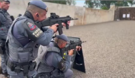 ForÃ§a TÃ¡tica da PolÃ­cia Militar faz treinamento contra aÃ§Ãµes ultraviolentas