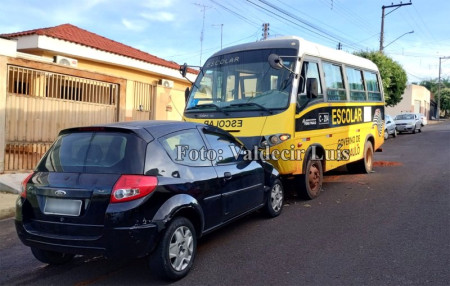 Motorista de carro e monitora de Ã´nibus sofrem ferimentos em acidente em Bastos