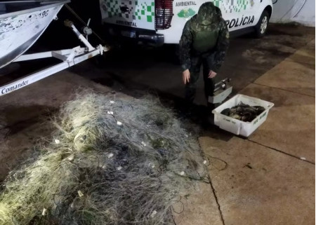 PolÃ­cia Ambiental apreende 1,6 mil metros de redes de pesca e doa parte dos peixes capturados a instituiÃ§Ã£o, em Panorama