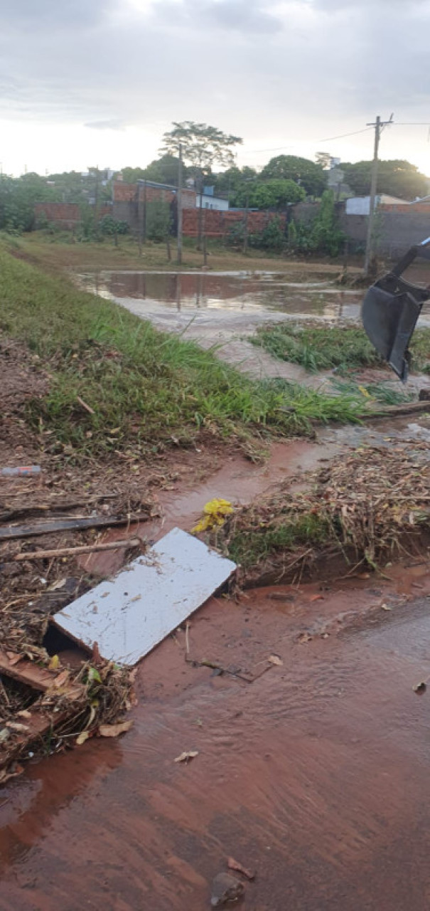 Chuva forte causa alagamento em alguns pontos de Osvaldo Cruz