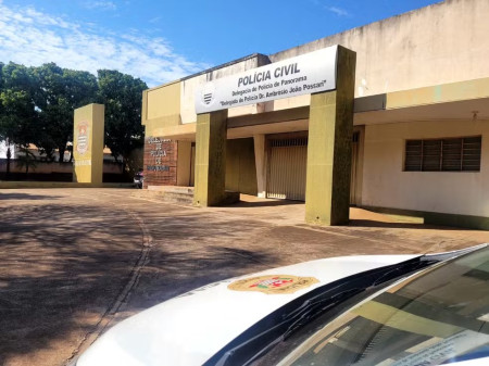 ApÃ³s roubar lanches e refrigerantes durante entrega do pedido, trio Ã© preso em Panorama